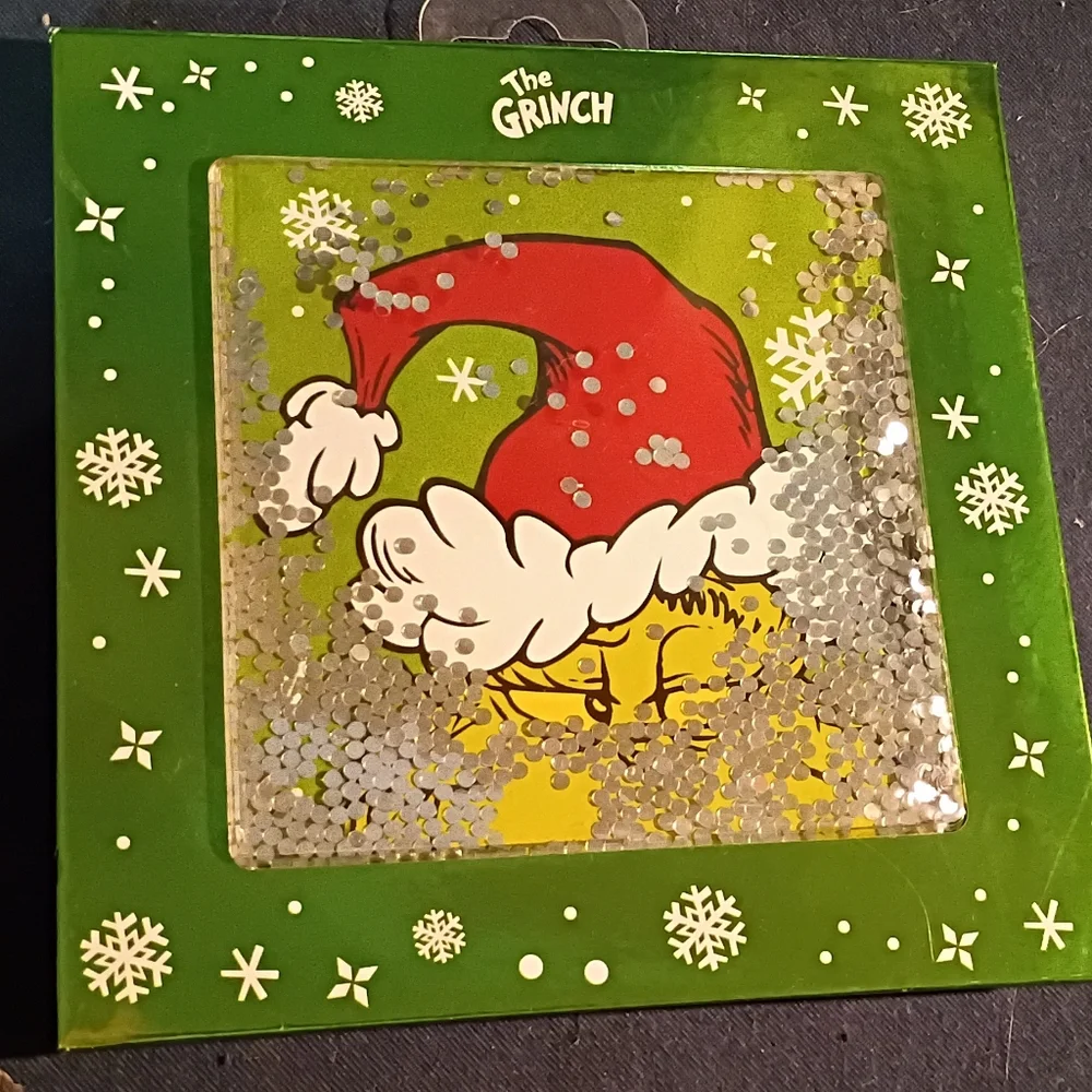 NWT Taste Beauty Grinch Bundle